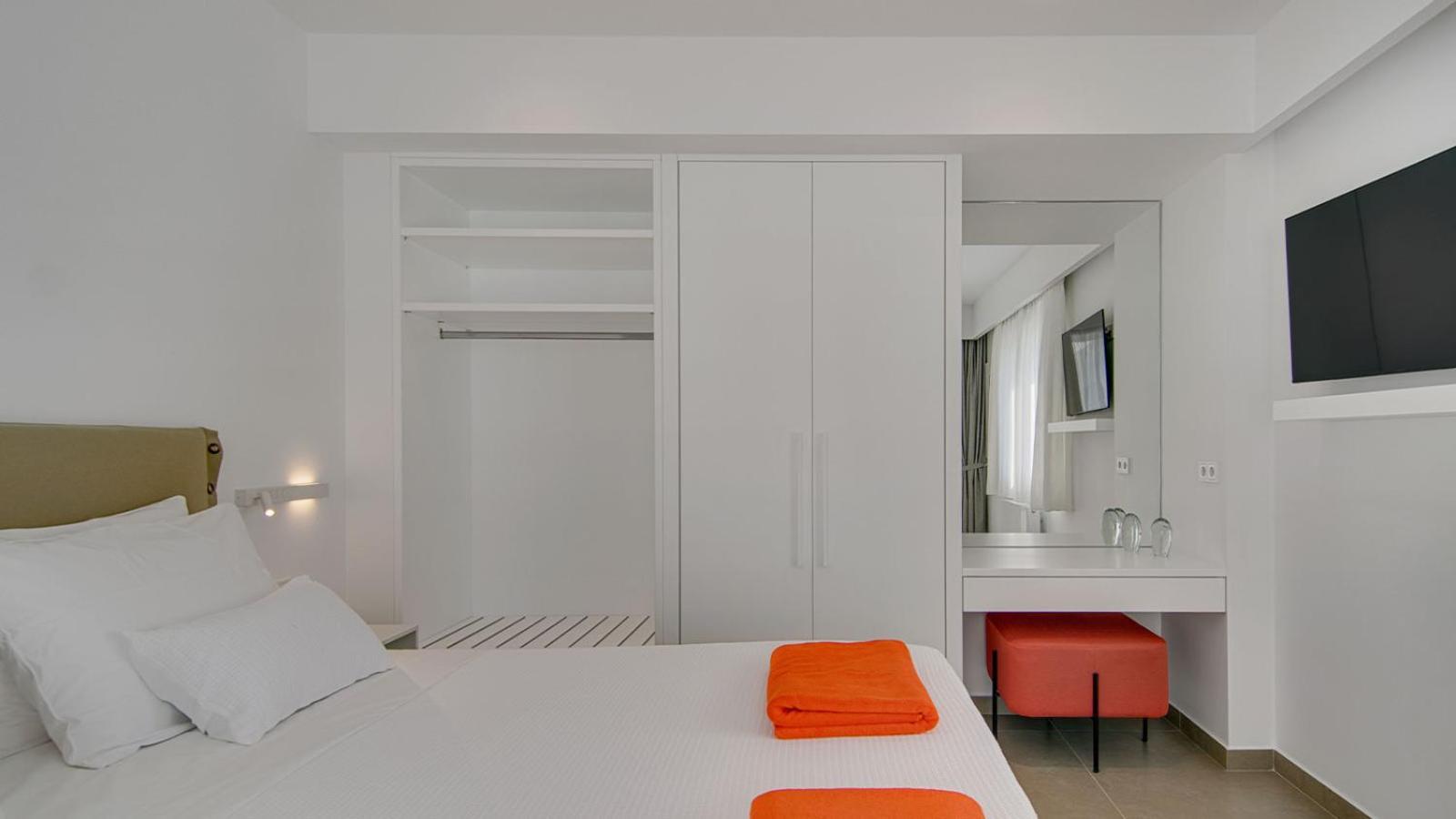 Livinghome Suites Parga Exterior foto